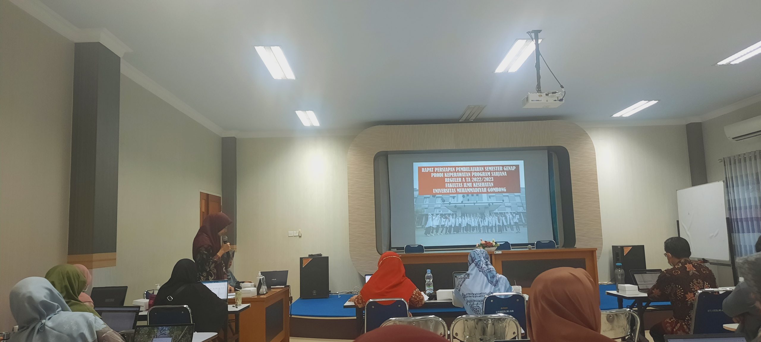 PROGRAM STUDI KEPERAWATAN PROGRAM SARJANA MELAKSANAKAN RAPAT PERSIAPAN PEMBELAJARAN SEMESTER GENAP TA 2022/2023